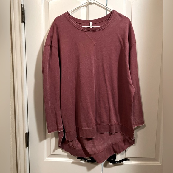 CASUAL TOP BUNDLE!! - Picture 9 of 9